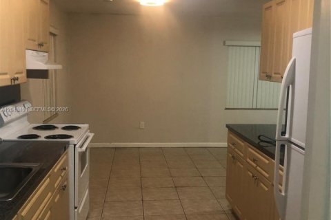 Villa ou maison à louer à Homestead, Floride: 3 chambres, 102.56 m2 № 2263423 - photo 8