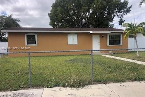Villa ou maison à louer à Homestead, Floride: 3 chambres, 102.56 m2 № 2263423 - photo 3