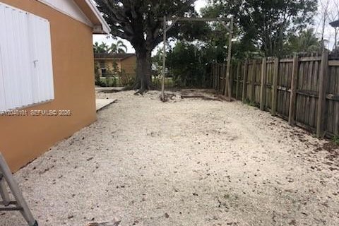 Villa ou maison à louer à Homestead, Floride: 3 chambres, 102.56 m2 № 2263423 - photo 5