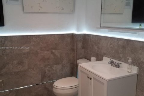 Propiedad comercial en venta en Dania Beach, Florida № 1988322 - foto 7