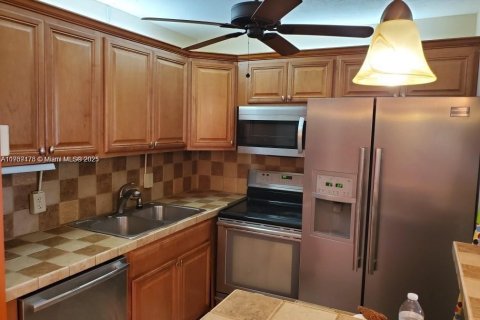 Condo in West Palm Beach, Florida, 1 bedroom  № 1859876 - photo 1