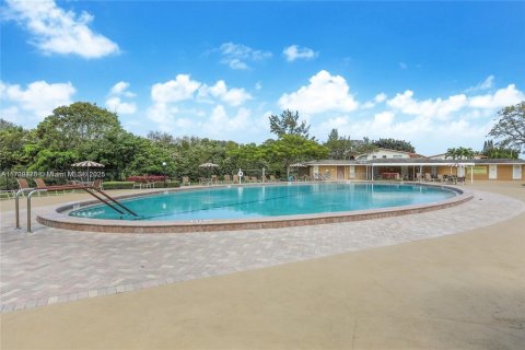Condo in West Palm Beach, Florida, 1 bedroom  № 1859876 - photo 3