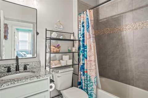 House in Venice, Florida 2 bedrooms, 140.75 sq.m. № 1680069 - photo 21