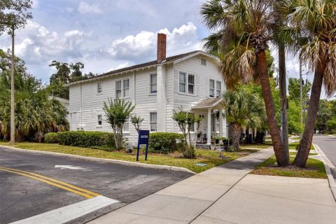 Immobilier commercial à Orlando, Floride 6 chambres, 282.79 m2 № 2418830