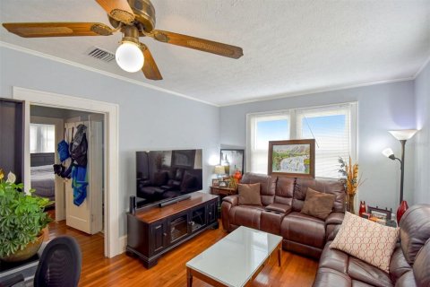 Immobilier commercial à vendre à Orlando, Floride: 6 chambres, 282.79 m2 № 2418830 - photo 3
