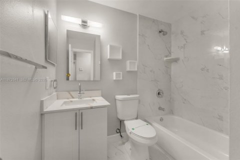 Снять в аренду квартиру в Корал-Спрингс, Флорида 3 спальни, 83.61м2, № 2034018 - фото 17