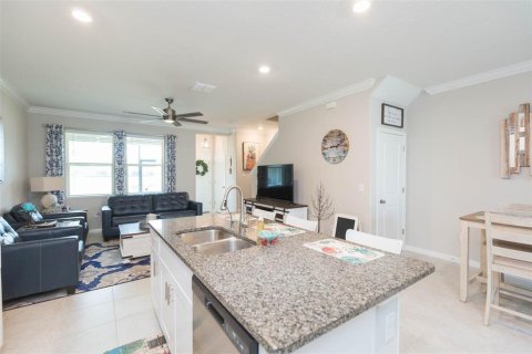 Townhouse in Wesley Chapel, Florida 3 bedrooms, 148.36 sq.m. № 1204437 - photo 7