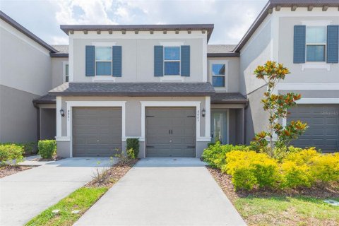 Townhouse in Wesley Chapel, Florida 3 bedrooms, 148.36 sq.m. № 1204437 - photo 2