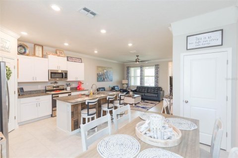Townhouse in Wesley Chapel, Florida 3 bedrooms, 148.36 sq.m. № 1204437 - photo 4