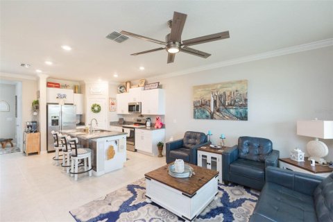Townhouse in Wesley Chapel, Florida 3 bedrooms, 148.36 sq.m. № 1204437 - photo 11