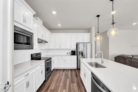 Villa ou maison à louer à Kissimmee, Floride: 4 chambres, 189.61 m2 № 2212837 - photo 10