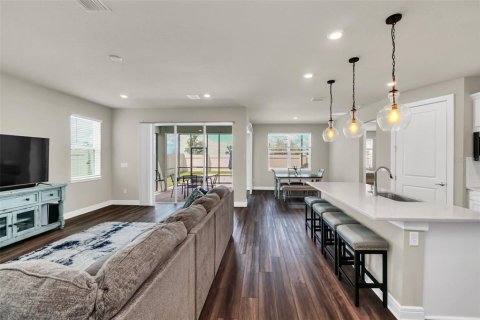 Villa ou maison à louer à Kissimmee, Floride: 4 chambres, 189.61 m2 № 2212837 - photo 2