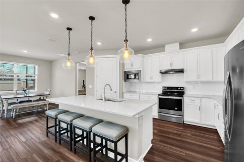Villa ou maison à louer à Kissimmee, Floride: 4 chambres, 189.61 m2 № 2212837 - photo 6