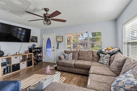 Casa en venta en Lakeland, Florida, 4 dormitorios, 111.58 m2 № 2147816 - foto 2