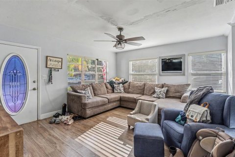 Casa en venta en Lakeland, Florida, 4 dormitorios, 111.58 m2 № 2147816 - foto 10