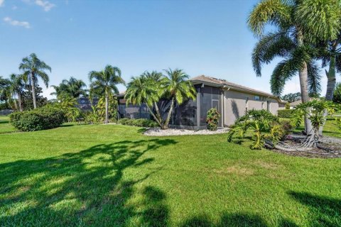 House in Bradenton, Florida 2 bedrooms, 190.54 sq.m. № 2236083 - photo 4