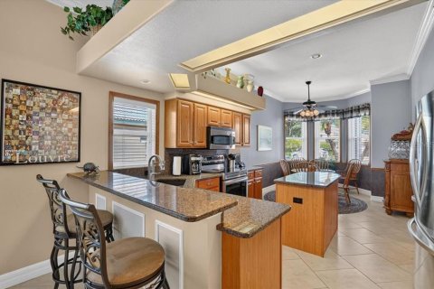 House in Bradenton, Florida 2 bedrooms, 190.54 sq.m. № 2236083 - photo 12