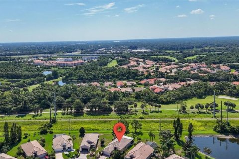 House in Bradenton, Florida 2 bedrooms, 190.54 sq.m. № 2236083 - photo 6