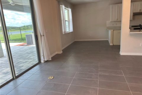 House in Land O' Lakes, Florida 4 bedrooms, 172.15 sq.m. № 1908341 - photo 9