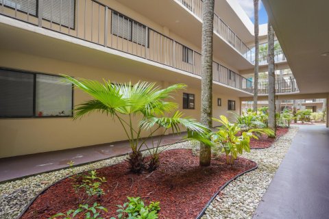 Condo in Delray Beach, Florida, 2 bedrooms  № 2081458 - photo 23