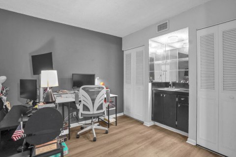 Condo in Delray Beach, Florida, 2 bedrooms  № 2081458 - photo 6