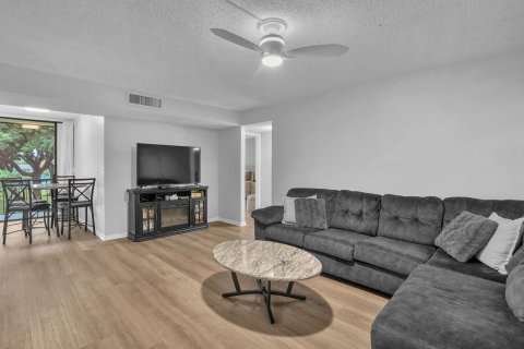 Condo in Delray Beach, Florida, 2 bedrooms № 2081458
