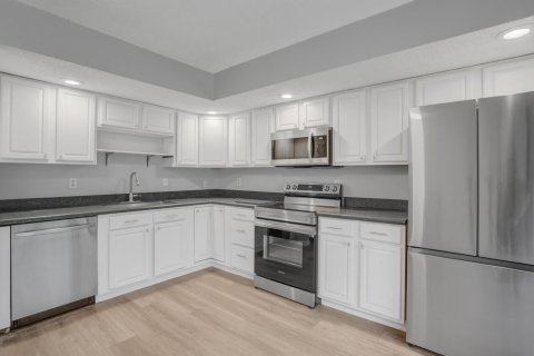 Condo in Delray Beach, Florida, 2 bedrooms  № 2081458 - photo 10