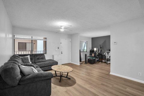 Condo in Delray Beach, Florida, 2 bedrooms  № 2081458 - photo 2