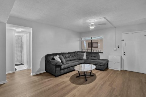 Condo in Delray Beach, Florida, 2 bedrooms  № 2081458 - photo 4