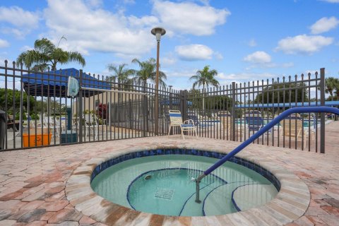 Condo in Delray Beach, Florida, 2 bedrooms  № 2081458 - photo 27