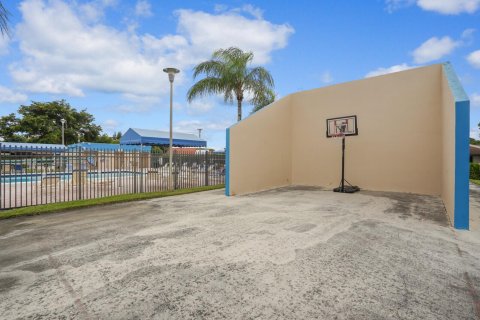 Condo in Delray Beach, Florida, 2 bedrooms  № 2081458 - photo 29