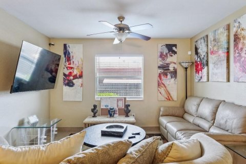 Villa ou maison à vendre à Deerfield Beach, Floride: 4 chambres, 137.12 m2 № 2084434 - photo 3