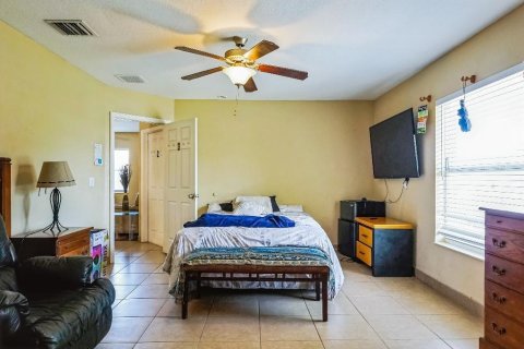 Villa ou maison à vendre à Deerfield Beach, Floride: 4 chambres, 137.12 m2 № 2084434 - photo 4