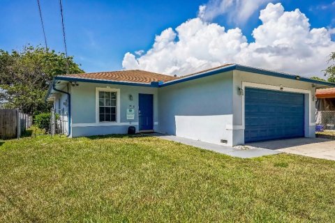 Villa ou maison à Deerfield Beach, Floride 4 chambres, 137.12 m2 № 2084434