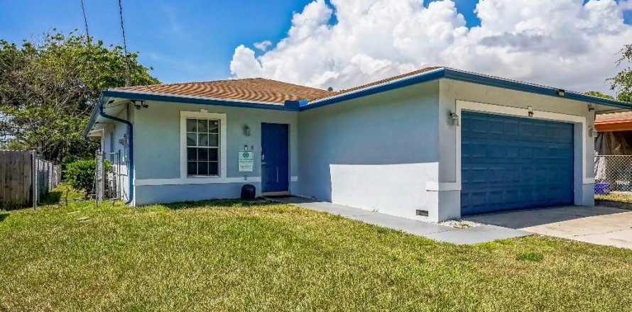 Villa ou maison à Deerfield Beach, Floride 4 chambres, 137.12 m2 № 2084434
