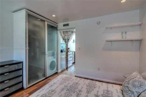 Condominio en venta en Miami Beach, Florida, 1 dormitorio, 38.18 m2 № 1919972 - foto 5