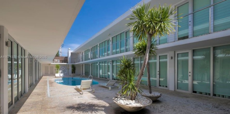 Condominio en Miami Beach, Florida, 1 dormitorio  № 1919972