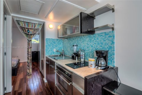 Condominio en venta en Miami Beach, Florida, 1 dormitorio, 38.18 m2 № 1919972 - foto 3