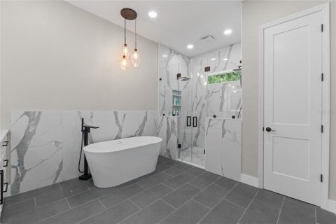 Casa en venta en Groveland, Florida, 5 dormitorios, 326.64 m2 № 1535665 - foto 17
