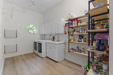 Casa en venta en Groveland, Florida, 5 dormitorios, 326.64 m2 № 1535665 - foto 11