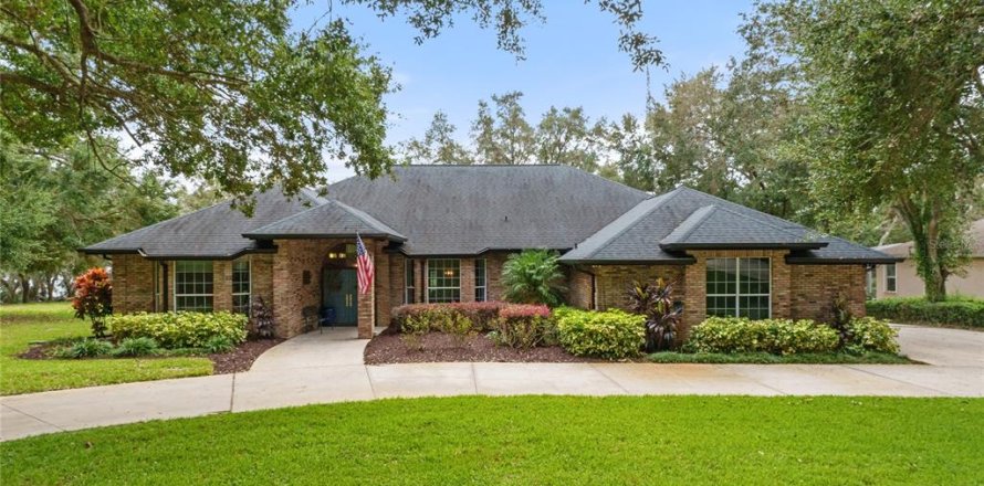 Casa en Groveland, Florida 5 dormitorios, 326.64 m2 № 1535665
