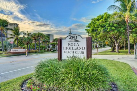Condo in Highland Beach, Florida, 2 bedrooms  № 1040710 - photo 1