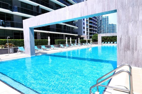 Condo in Miami, Florida, 2 bedrooms  № 2027903