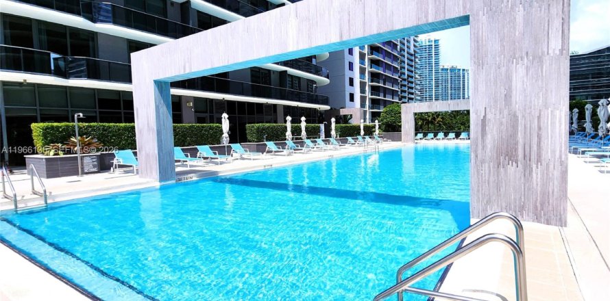 Condo in Miami, Florida, 2 bedrooms  № 2027903