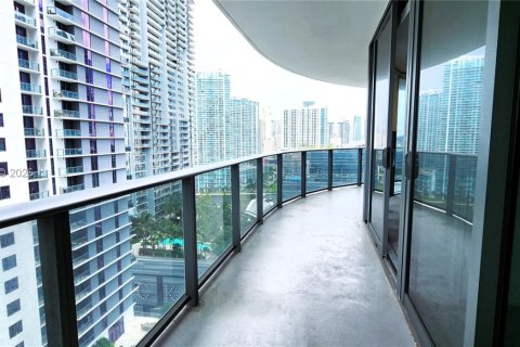 Condo in Miami, Florida, 2 bedrooms  № 2027903 - photo 19