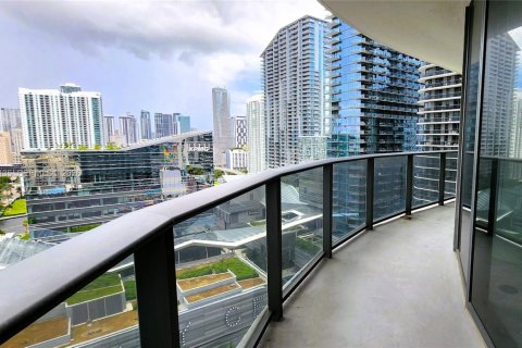 Condo in Miami, Florida, 2 bedrooms  № 2027903 - photo 21