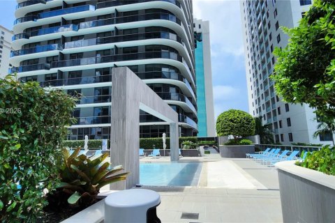 Condo in Miami, Florida, 2 bedrooms  № 2027903 - photo 12