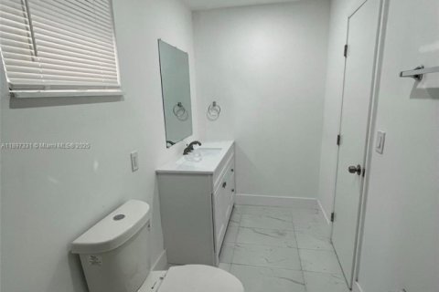 Apartment in Hollywood, Florida 3 bedrooms, 120.77 sq.m. № 1948793 - photo 16