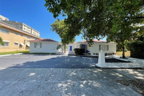 Apartment in Hollywood, Florida 3 bedrooms, 120.77 sq.m. № 1948793 - photo 3