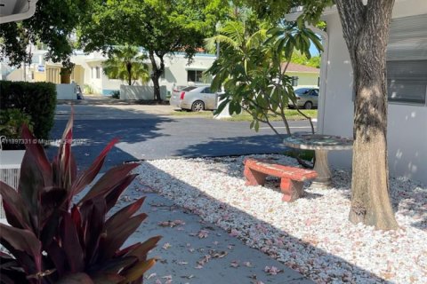 Apartment in Hollywood, Florida 3 bedrooms, 120.77 sq.m. № 1948793 - photo 2